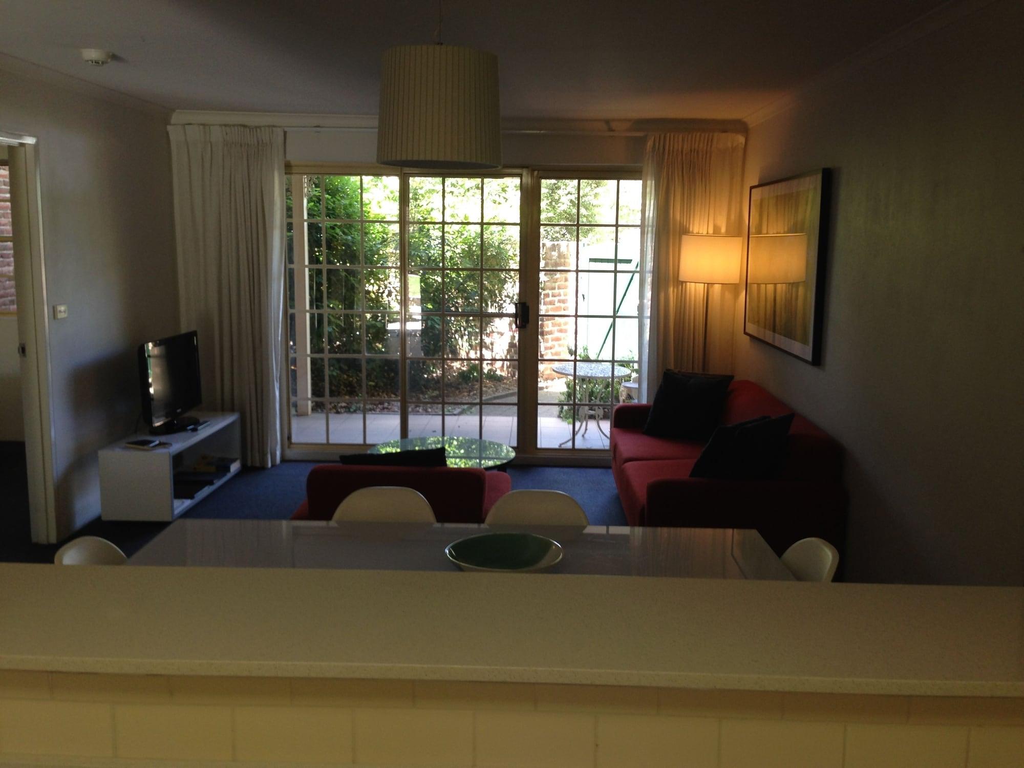 Adina Serviced Apartments Canberra Kingston エクステリア 写真