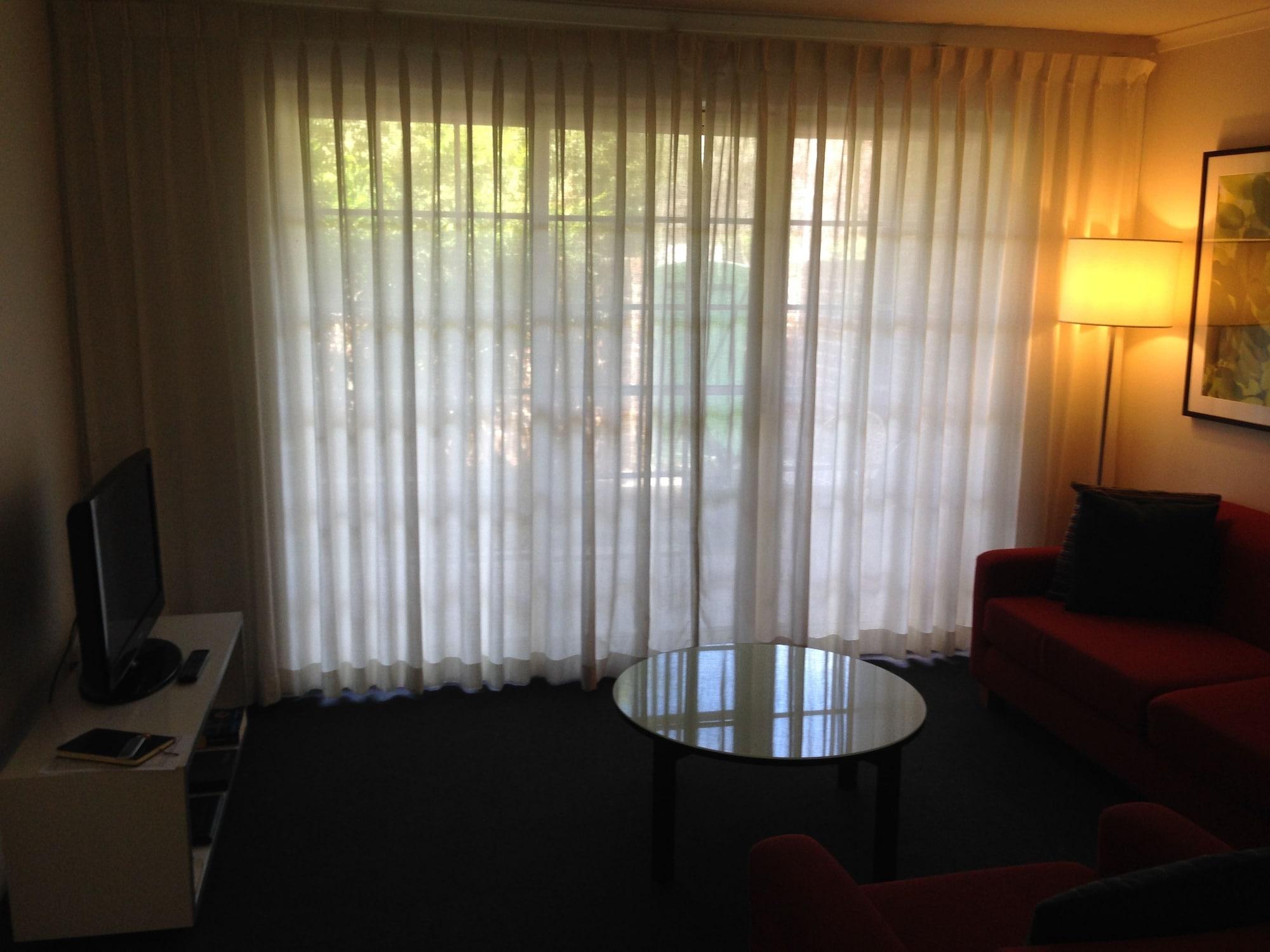 Adina Serviced Apartments Canberra Kingston エクステリア 写真