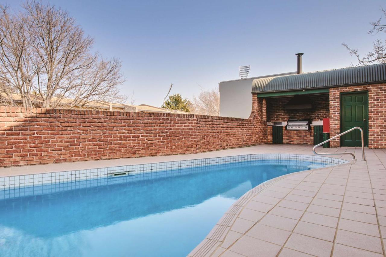 Adina Serviced Apartments Canberra Kingston エクステリア 写真