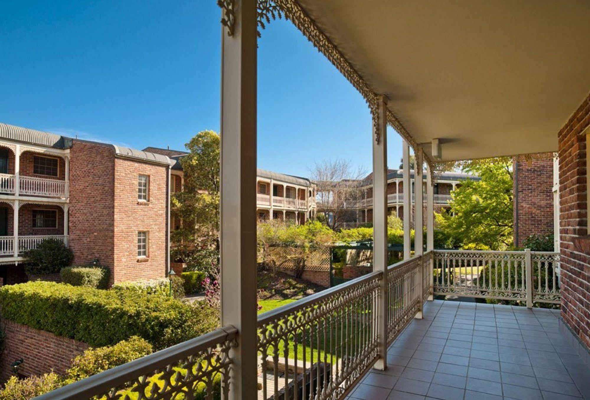 Adina Serviced Apartments Canberra Kingston エクステリア 写真