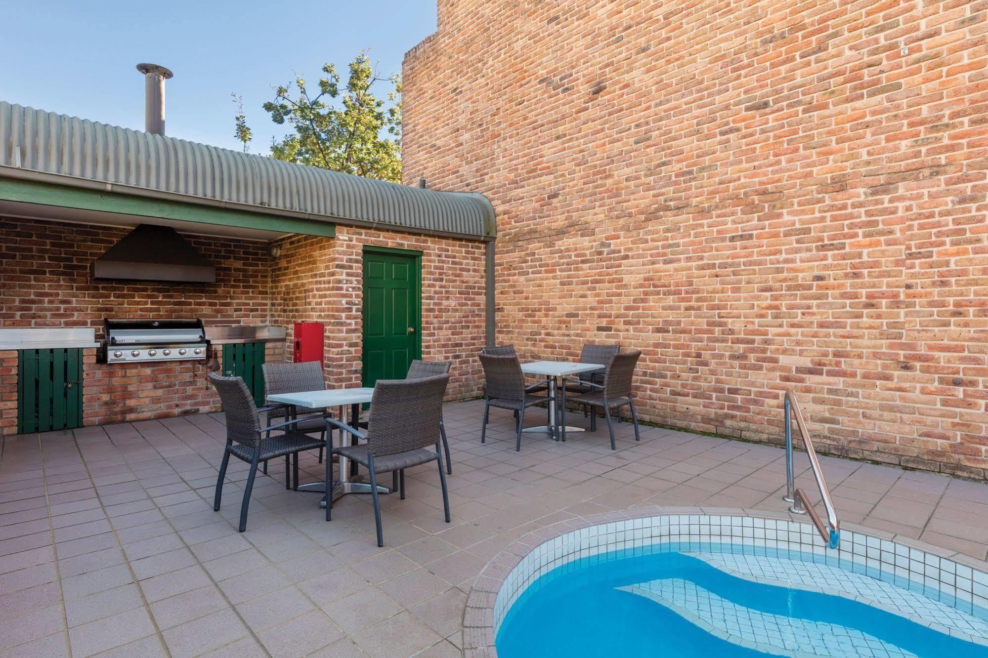 Adina Serviced Apartments Canberra Kingston エクステリア 写真